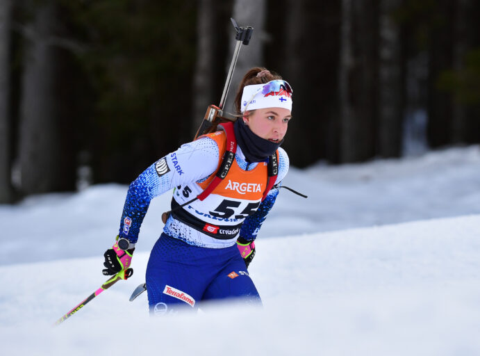 Sonja Leinamo ampumahiihtokisoissa. Pokljuka (SLO), IBU Junior Open European Championships.